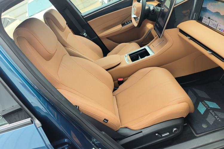 Used Geely Galaxy L7 2025 EM-i 115km Exploration+ Edition Right Front Seat