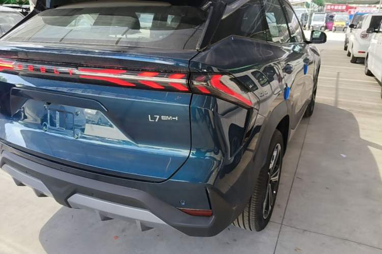 Used Geely Galaxy L7 2025 EM-i 115km Exploration Edition Right Rear Taillight