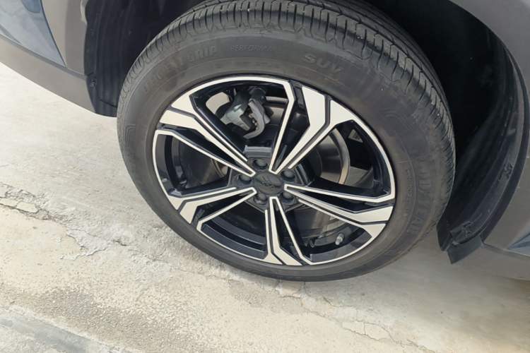 Used Geely Galaxy L7 2025 EM-i 115km Exploration+ Edition Right Rear Wheel Hub