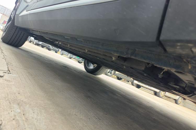Used Geely Galaxy L7 2025 EM-i 115km Exploration+ Edition Right Side Sill