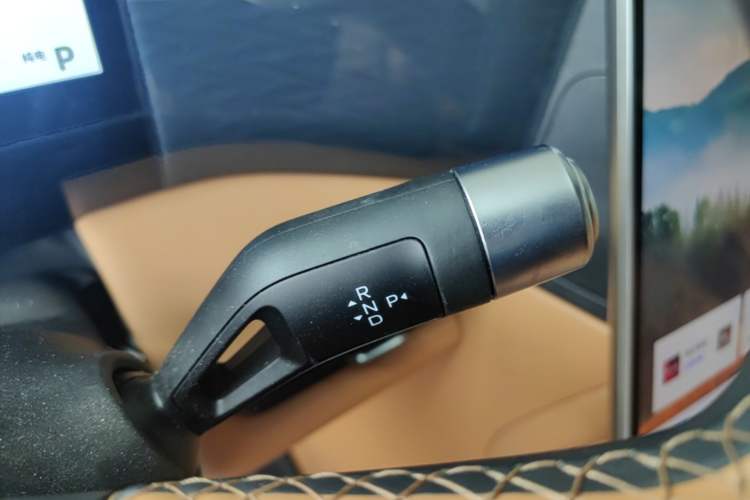 Used Geely Galaxy L7 2025 EM-i 115km Exploration+ Edition Gear Lever