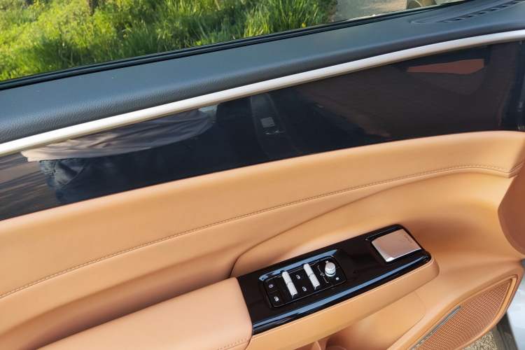Used Geely Galaxy L7 2025 EM-i 115km Exploration+ Edition Interior 13