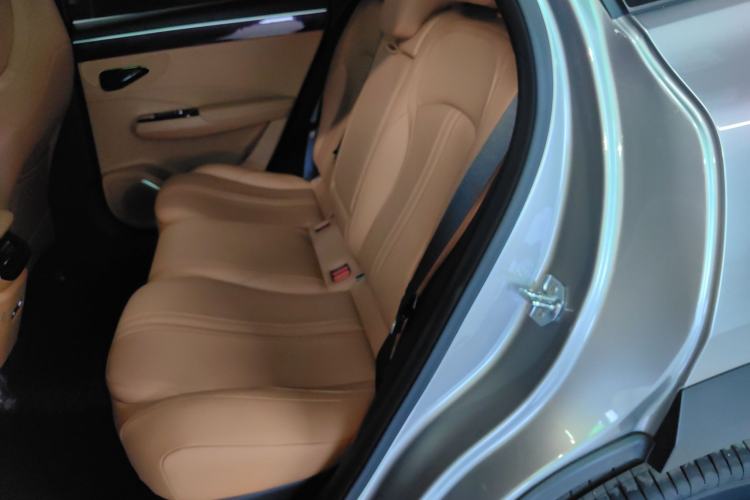 Used Geely Galaxy L7 2025 EM-i 115km Exploration+ Edition Left Rear Seat