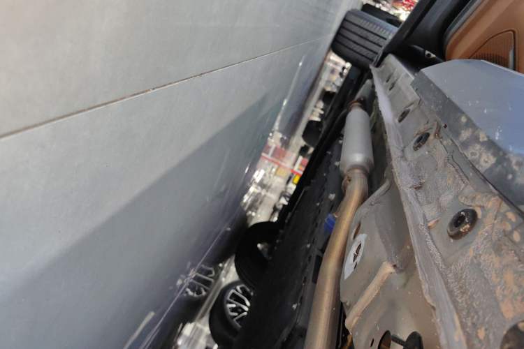 Used Geely Galaxy L7 2025 EM-i 115km Exploration+ Edition Left Side Sill