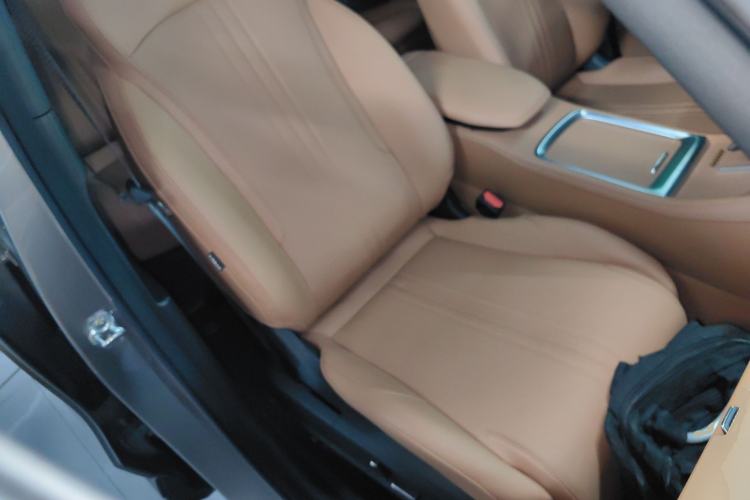 Used Geely Galaxy L7 2025 EM-i 115km Exploration+ Edition Right Front Seat
