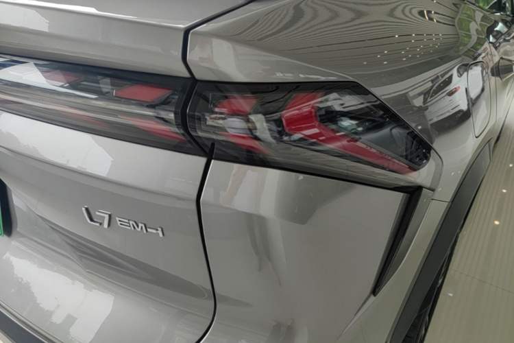 Used Geely Galaxy L7 2025 EM-i 115km Exploration+ Edition Right Rear Taillight
