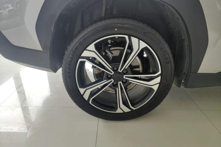 Used Geely Galaxy L7 2025 EM-i 115km Exploration+ Edition Right Rear Wheel Hub