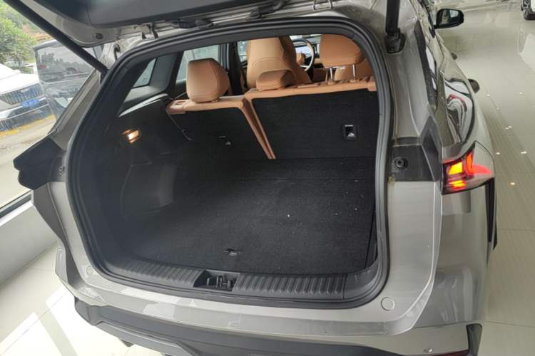 Used Geely Galaxy L7 2025 EM-i 115km Exploration+ Edition Trunk