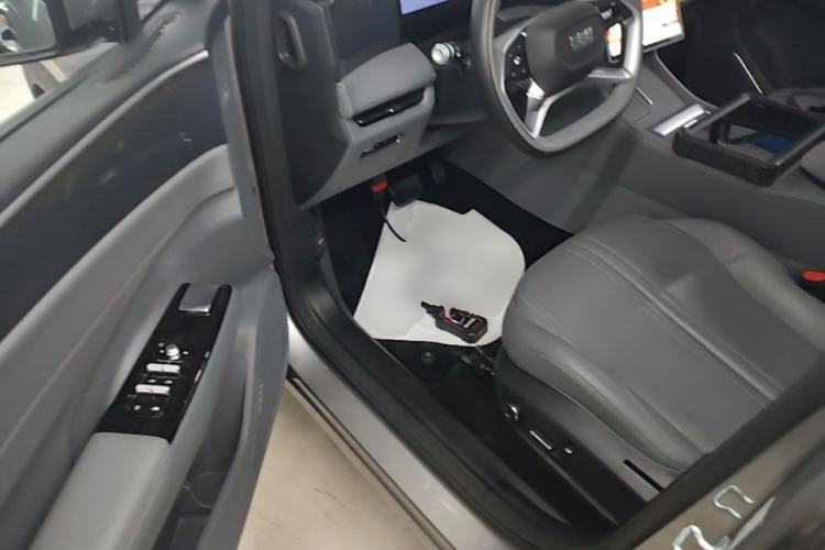 Used Geely Galaxy L7 2025 EM-i 115km Exploration+ Edition Driver Seat