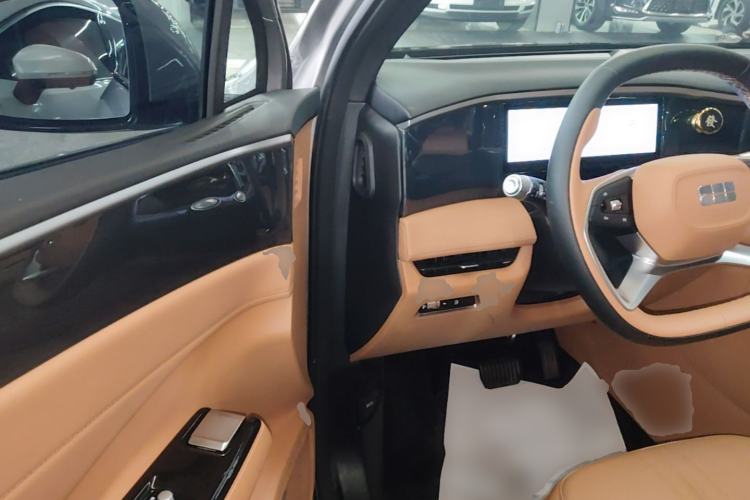 Used Geely Galaxy L7 2025 EM-i 115km Long-Range Version Driver Seat