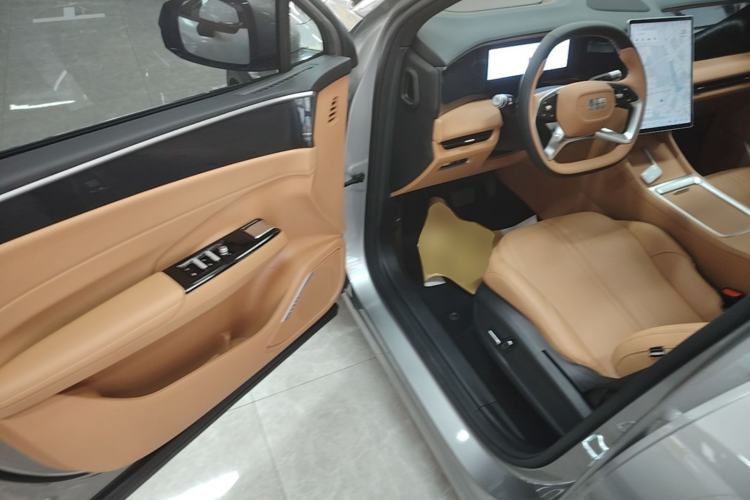 Used Geely Galaxy L7 2025 EM-i 115km Long-Range Version Driver Seat