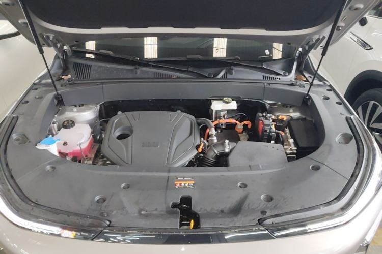 Used Geely Galaxy L7 2025 EM-i 115km Long-Range Version Engine Bay