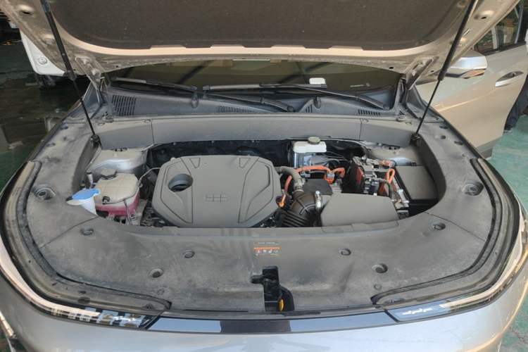 Used Geely Galaxy L7 2025 EM-i 115km Exploration+ Edition Engine Bay