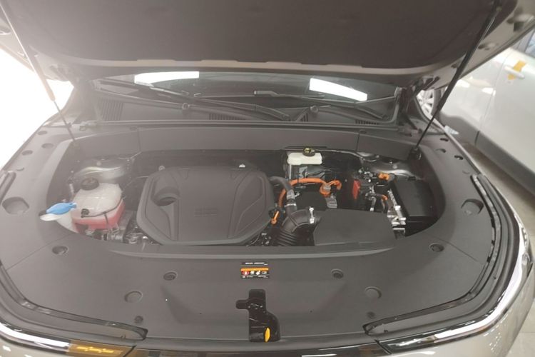 Used Geely Galaxy L7 2025 EM-i 115km Long-Range Version Engine Bay