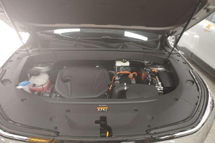 Used Geely Galaxy L7 2025 EM-i 115km Long-Range Version Engine Bay