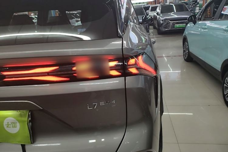Used Geely Galaxy L7 2025 EM-i 115km Exploration+ Edition Exterior 3