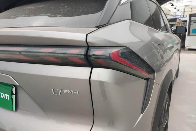 Used Geely Galaxy L7 2025 EM-i 115km Exploration+ Edition Exterior 3