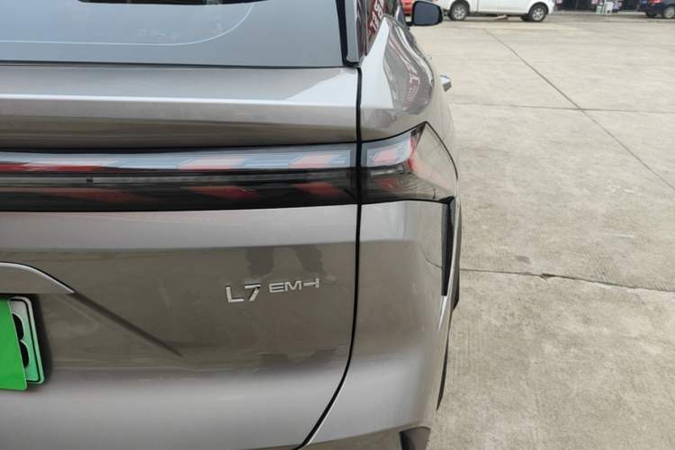 Used Geely Galaxy L7 2025 EM-i 115km Exploration+ Edition Exterior 3