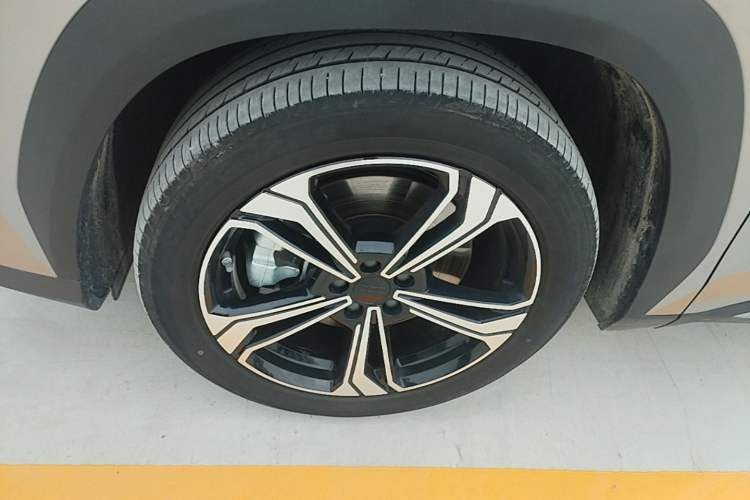 Used Geely Galaxy L7 2025 EM-i 115km Exploration+ Edition Exterior 4