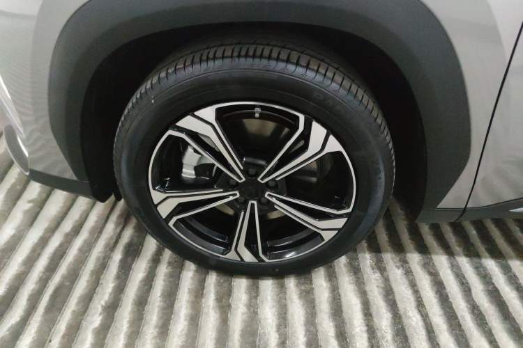 Used Geely Galaxy L7 2025 EM-i 115km Exploration+ Edition Exterior 4