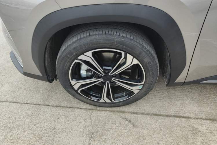 Used Geely Galaxy L7 2025 EM-i 115km Exploration+ Edition Exterior 4