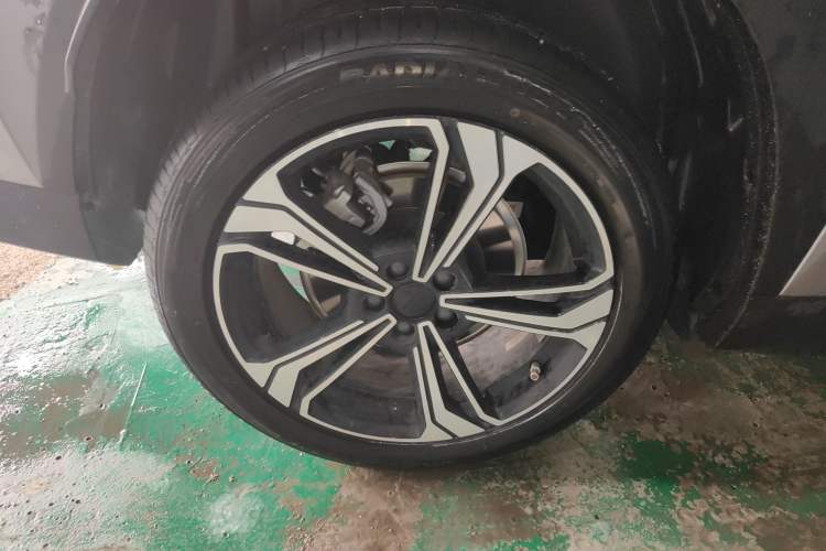 Used Geely Galaxy L7 2025 EM-i 115km Exploration+ Edition Exterior 5