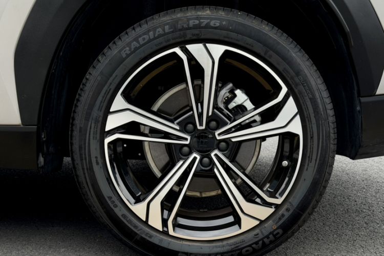 Used Geely Galaxy L7 2025 EM-i 115km Exploration+ Edition Exterior 6