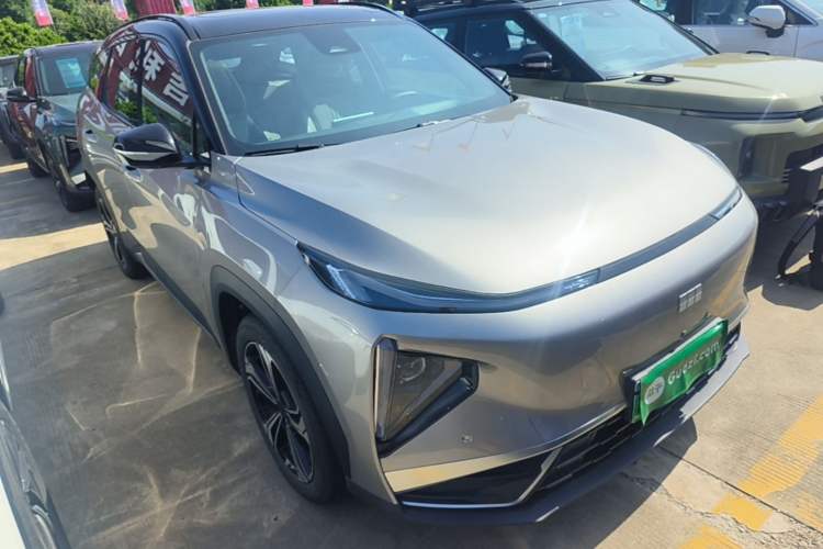 Used Geely Galaxy L7 2025 EM-i 115km Exploration+ Edition Front Right 45 Deg