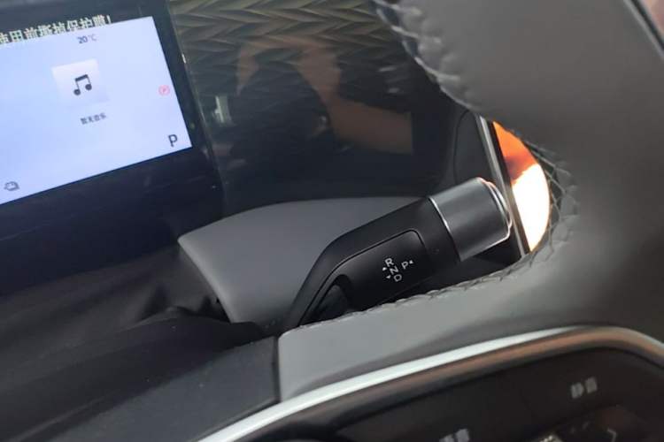 Used Geely Galaxy L7 2025 EM-i 115km Exploration+ Edition Gear Lever