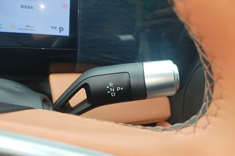 Used Geely Galaxy L7 2025 EM-i 115km Exploration+ Edition Gear Lever