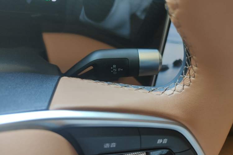 Used Geely Galaxy L7 2025 EM-i 115km Exploration+ Edition Gear Lever