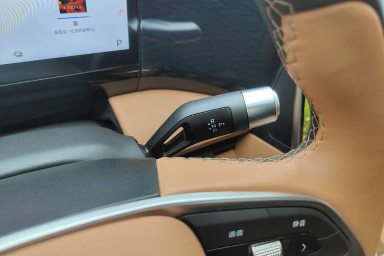 Used Geely Galaxy L7 2025 EM-i 115km Exploration+ Edition Gear Lever