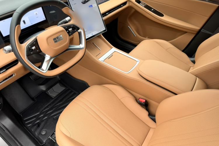 Used Geely Galaxy L7 2025 EM-i 115km Exploration+ Edition Interior 10