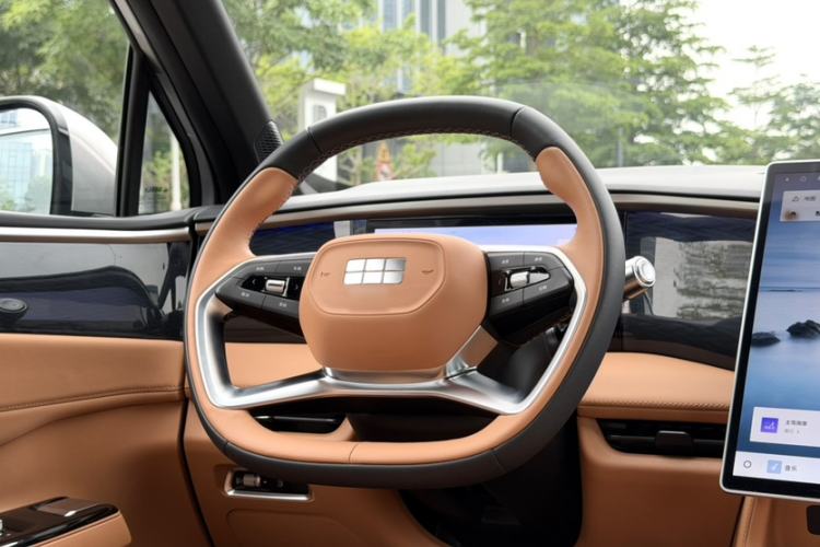 Used Geely Galaxy L7 2025 EM-i 115km Exploration+ Edition Interior 2