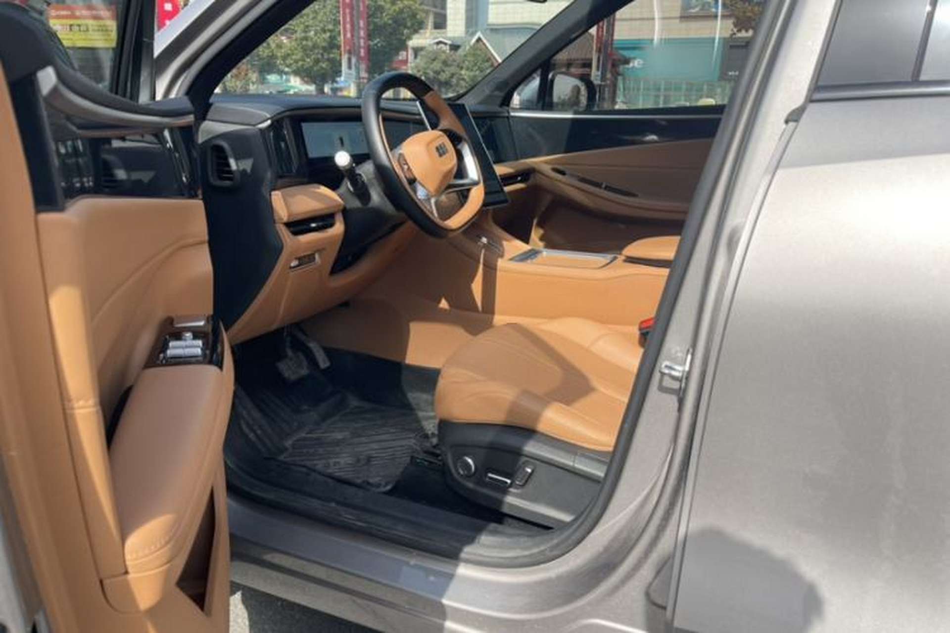 Used Geely Galaxy L7 2025 EM-i 115km Exploration+ Edition Interior 2