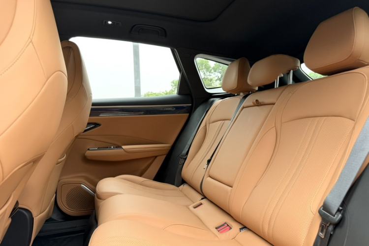 Used Geely Galaxy L7 2025 EM-i 115km Exploration+ Edition Interior 8