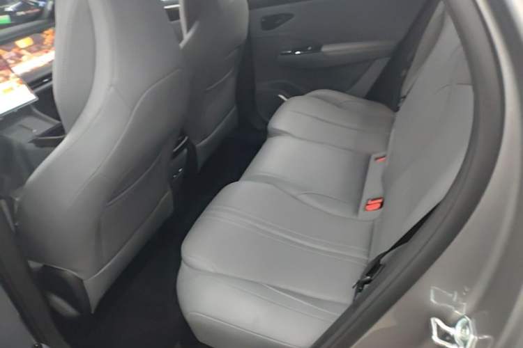 Used Geely Galaxy L7 2025 EM-i 115km Exploration+ Edition Left Rear Seat