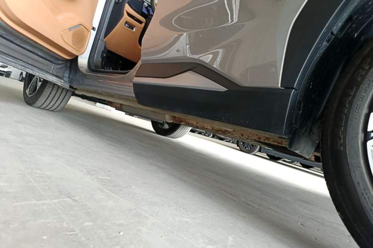 Used Geely Galaxy L7 2025 EM-i 115km Exploration+ Edition Left Side Sill