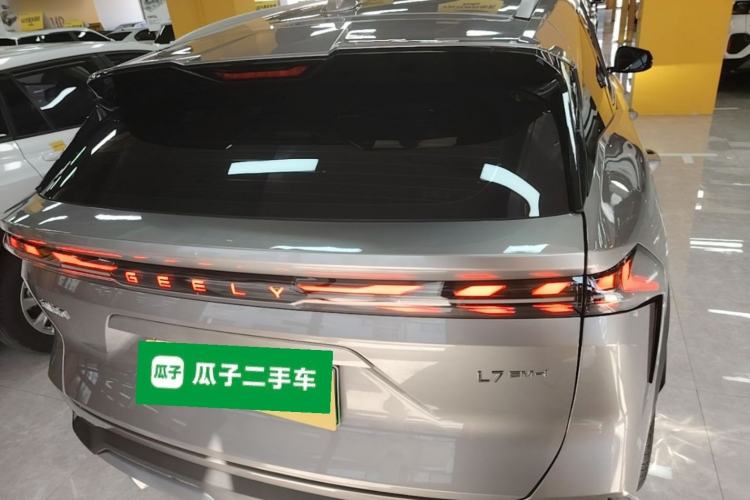 Used Geely Galaxy L7 2025 EM-i 115km Long-Range Version Rear
