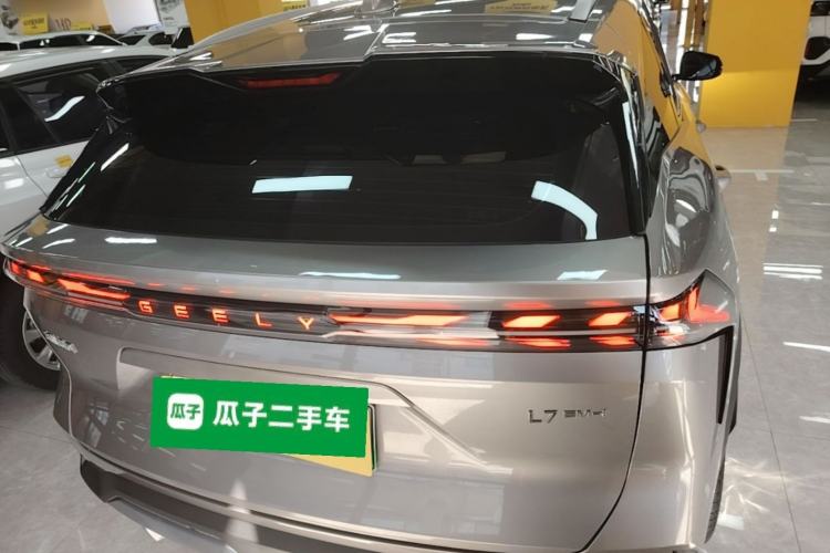 Used Geely Galaxy L7 2025 EM-i 115km Long-Range Version Rear