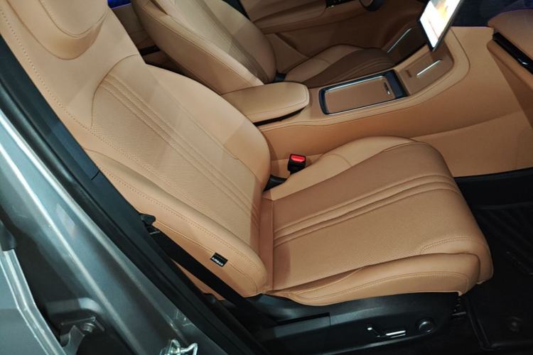 Used Geely Galaxy L7 2025 EM-i 115km Exploration+ Edition Right Front Seat