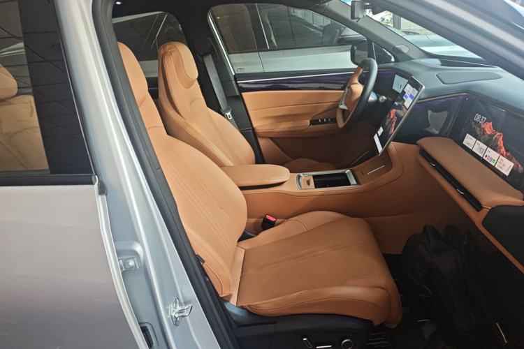 Used Geely Galaxy L7 2025 EM-i 115km Exploration+ Edition Right Front Seat