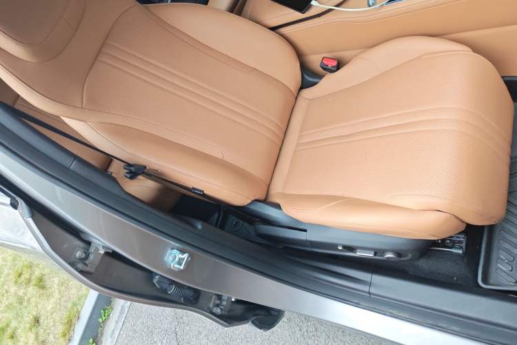 Used Geely Galaxy L7 2025 EM-i 115km Exploration+ Edition Right Front Seat