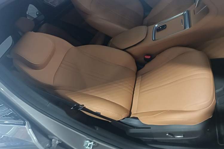 Used Geely Galaxy L7 2025 EM-i 115km Exploration Edition Right Front Seat