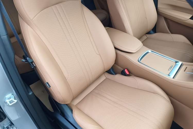 Used Geely Galaxy L7 2025 EM-i 115km Exploration+ Edition Right Front Seat