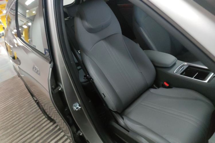 Used Geely Galaxy L7 2025 EM-i 115km Exploration+ Edition Right Front Seat