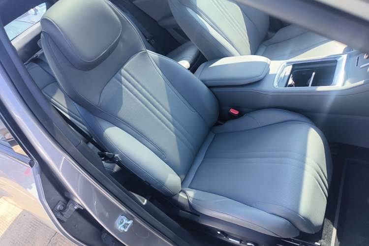 Used Geely Galaxy L7 2025 EM-i 115km Exploration+ Edition Right Front Seat
