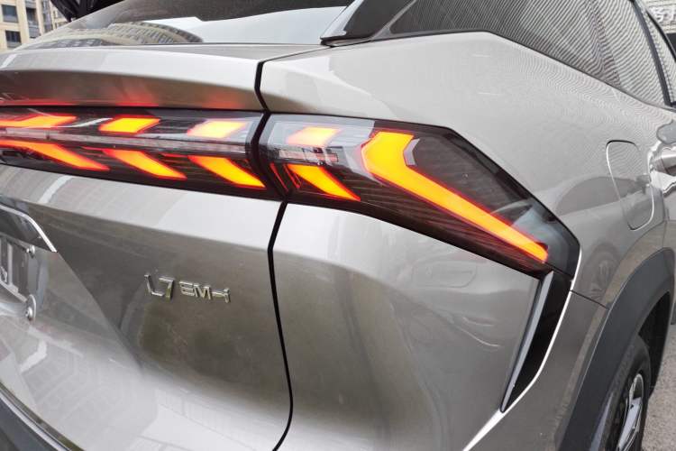 Used Geely Galaxy L7 2025 EM-i 115km Exploration+ Edition Right Rear Taillight