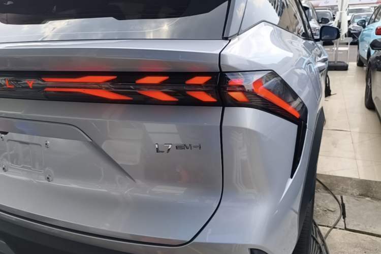 Used Geely Galaxy L7 2025 EM-i 115km Exploration+ Edition Right Rear Taillight