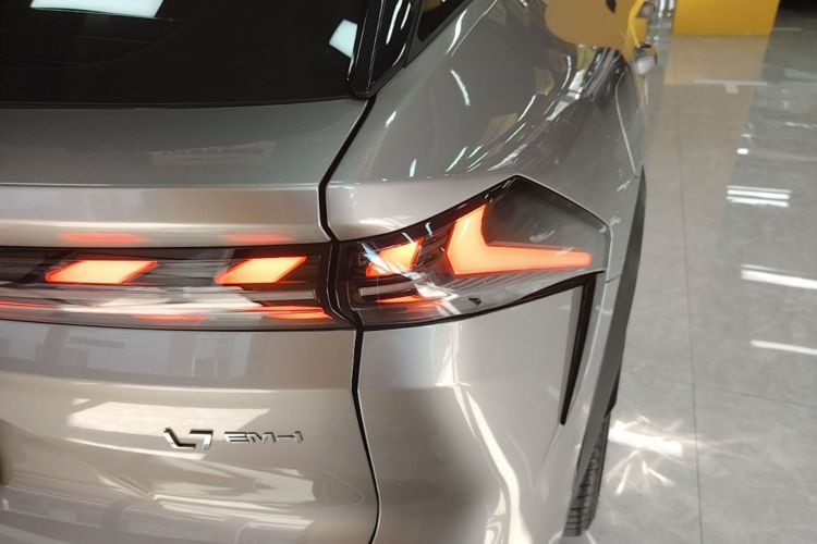 Used Geely Galaxy L7 2025 EM-i 115km Long-Range Version Right Rear Taillight